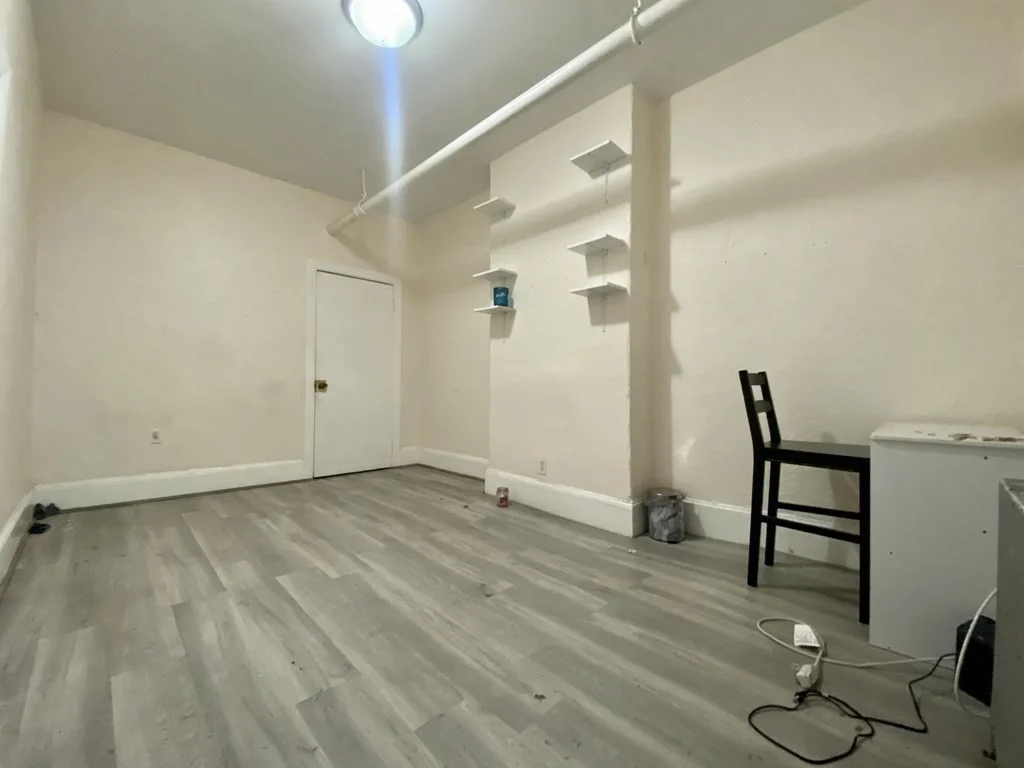 1 bed, 1 bath apartment for rent at 122 Washington Ave Unit B, Bellingham Square — photo 7 of 12