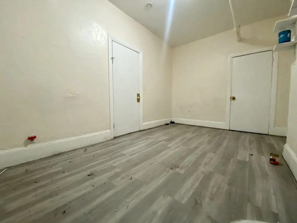 1 bed, 1 bath apartment for rent at 122 Washington Ave Unit B, Bellingham Square — photo 10 of 12