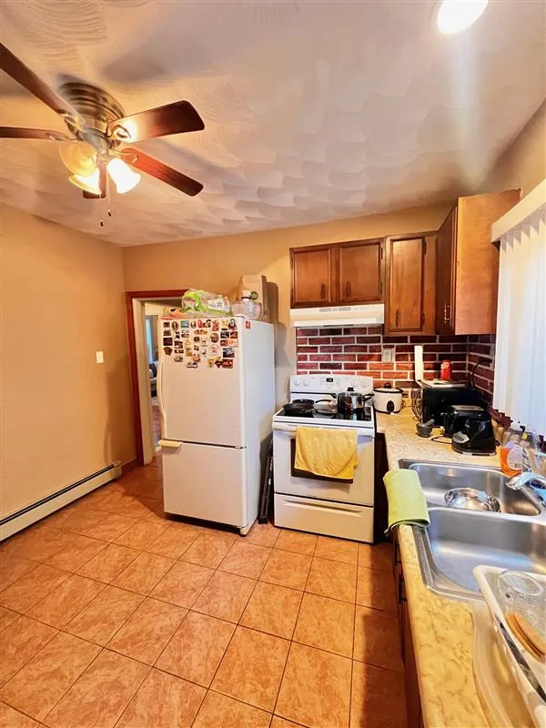 2 bed, 1 bath apartment for rent at 122 Willis Ave Unit 1, South Medford — photo 1 of 21