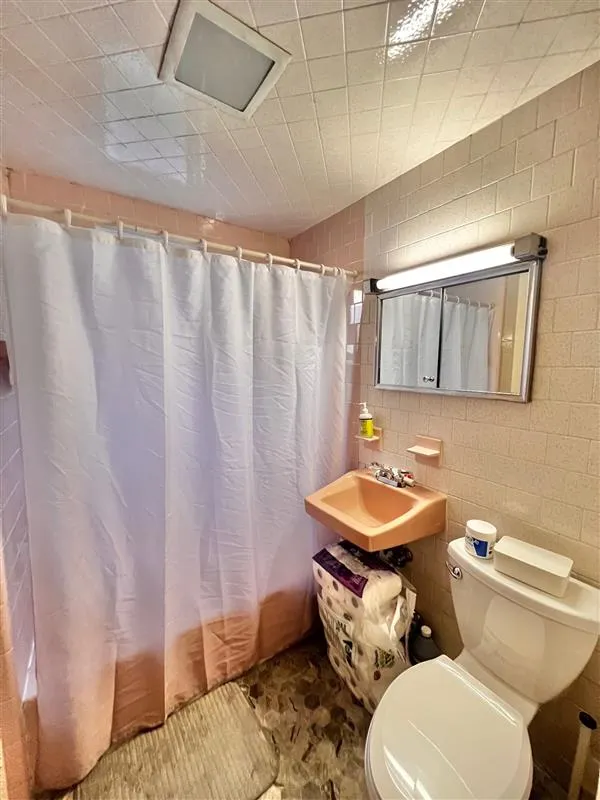 1 bed, 1 bath apartment for rent at 122 Willis Ave Unit 2, South Medford — photo 18 of 21