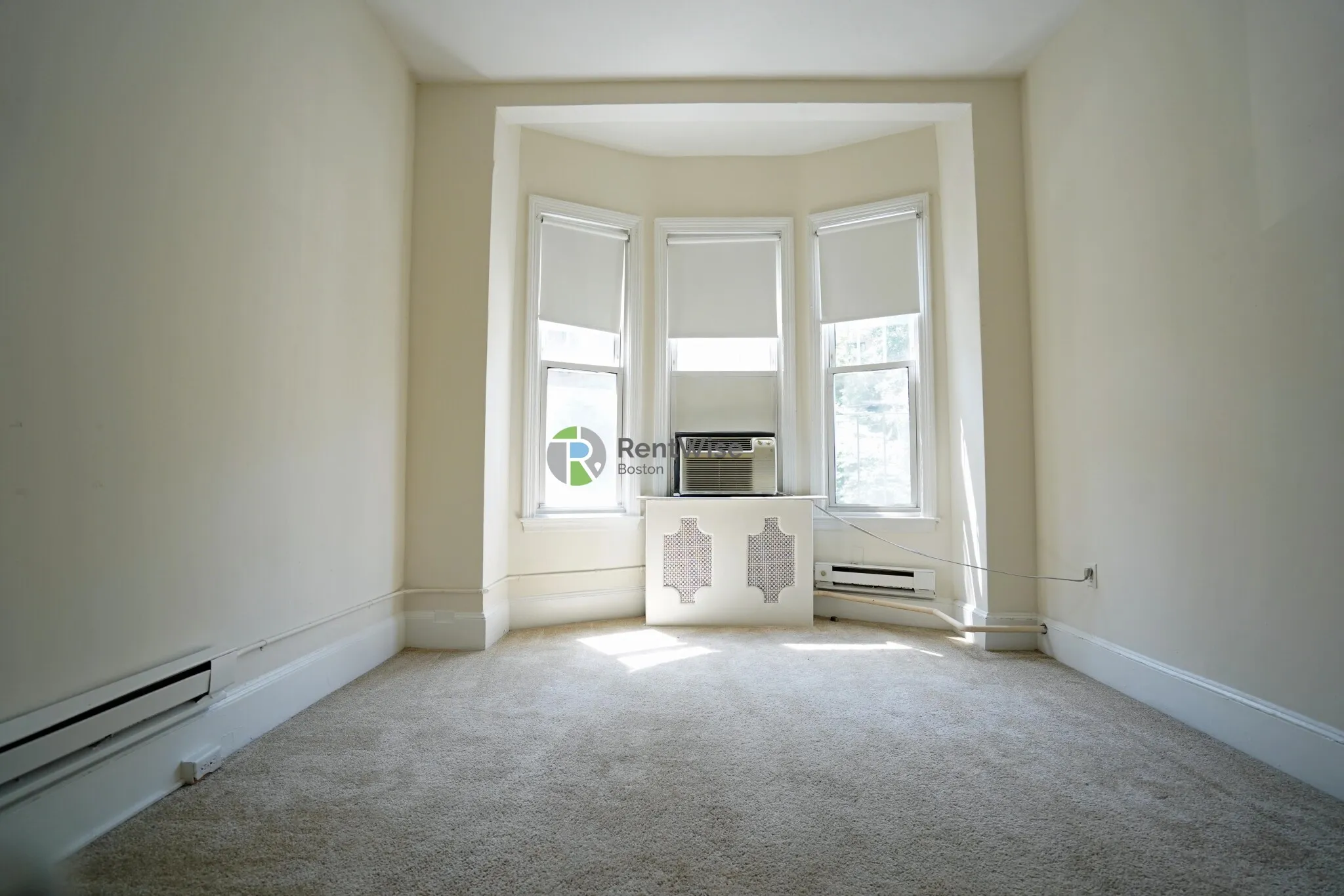 Studio bed, 1 bath apartment for rent at 1223 Beacon St Unit 105, Brookline — photo 3 of 17
