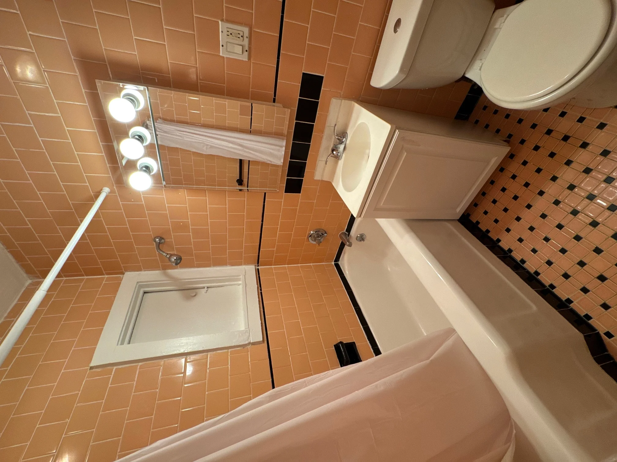 2 bed, 1 bath apartment for rent at 1223 Beacon St Unit 303, Coolidge Corner — photo 4 of 6
