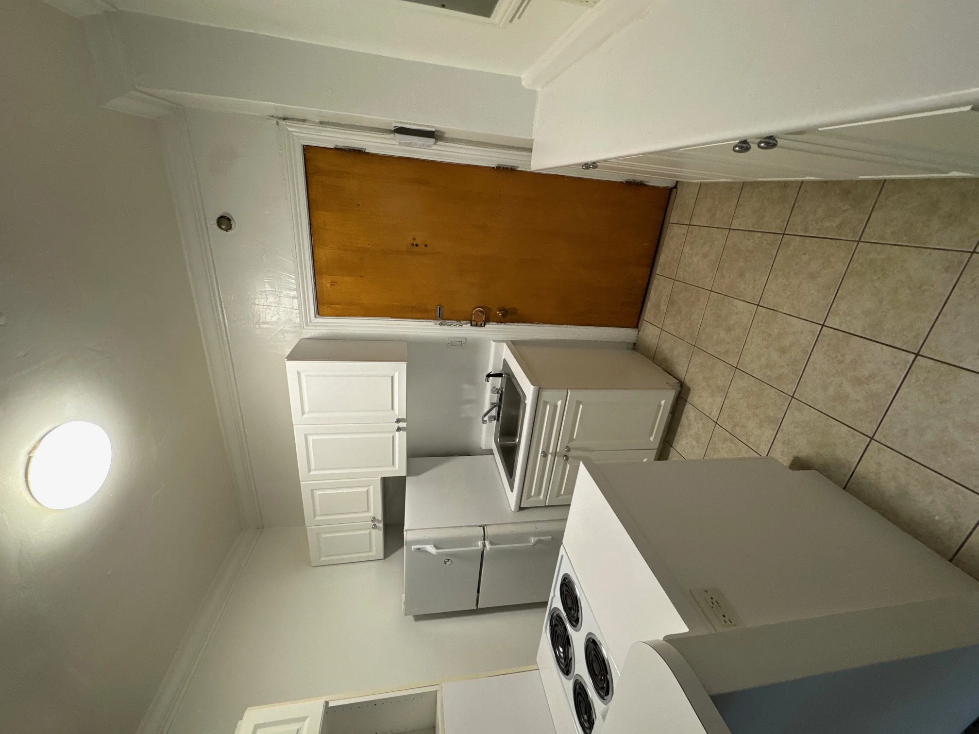 2 bed, 1 bath apartment for rent at 1223 Beacon St Unit 303, Coolidge Corner
