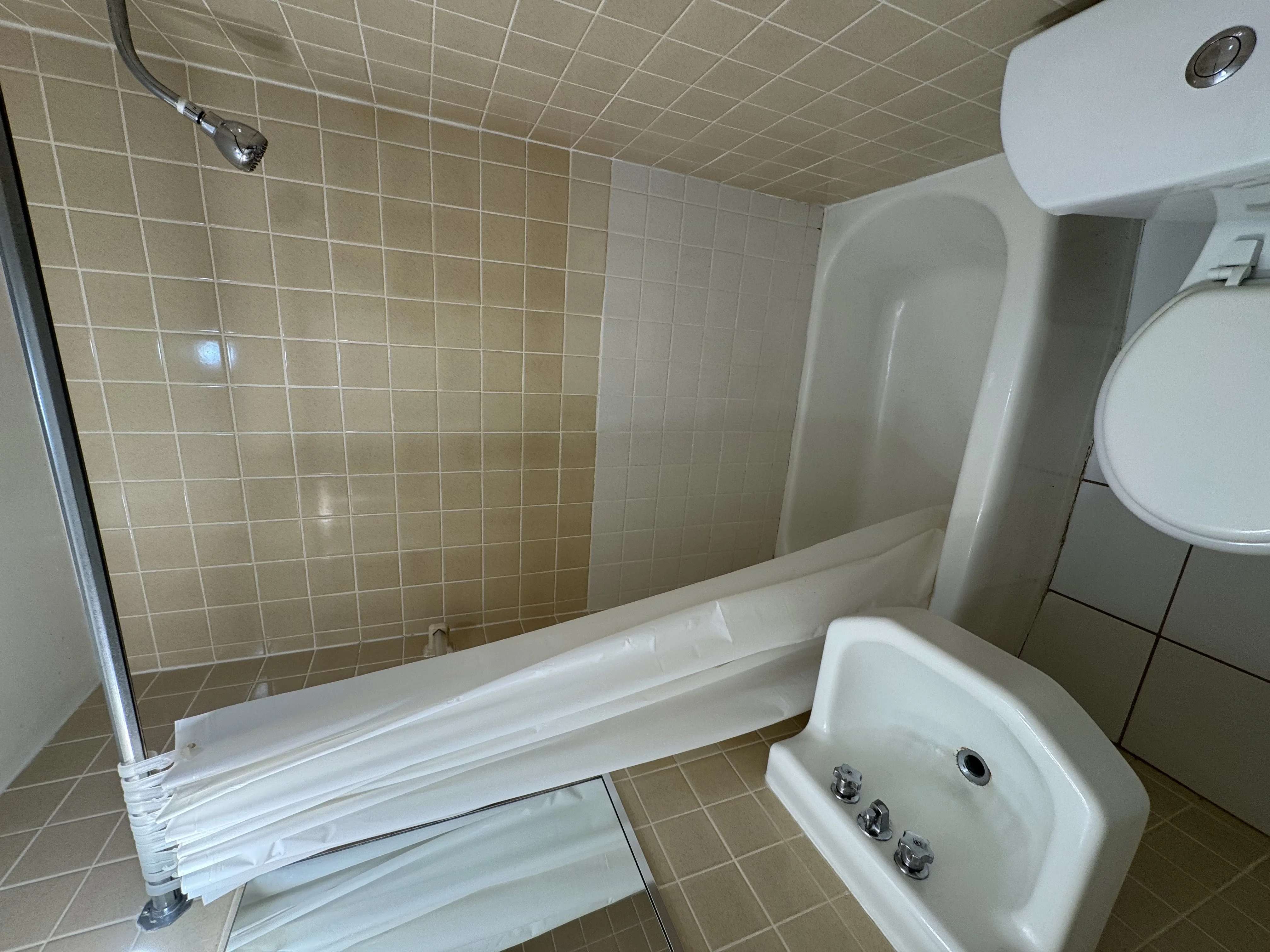 Studio bed, 1 bath apartment for rent at 1223 Beacon St Unit 406, Coolidge Corner — photo 4 of 4