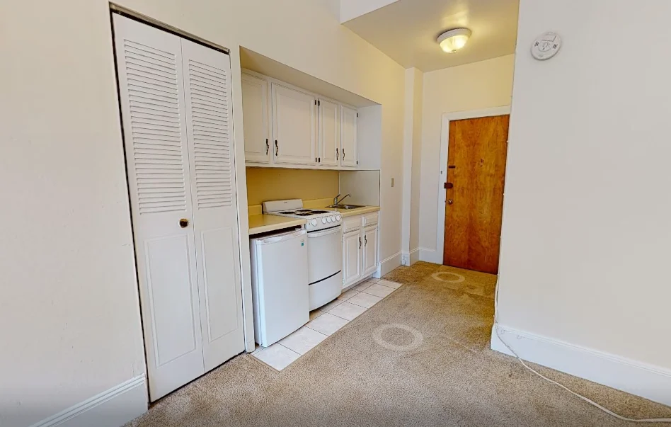 Studio bed, 1 bath apartment for rent at 1223 Beacon St Unit 412, Brookline — photo 3 of 9