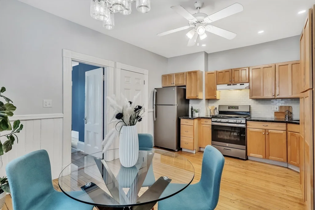 3 bed, 1 bath apartment for rent at 1228 Cambridge St Unit 2, Wellington-Harrington — photo 4 of 15