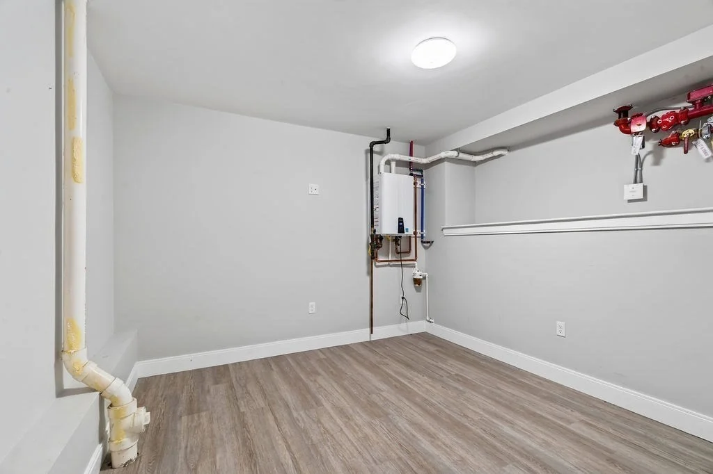 3 bed, 2 bath apartment for rent at 123-125 Centre St Unit 4, Dorchester — photo 30 of 34