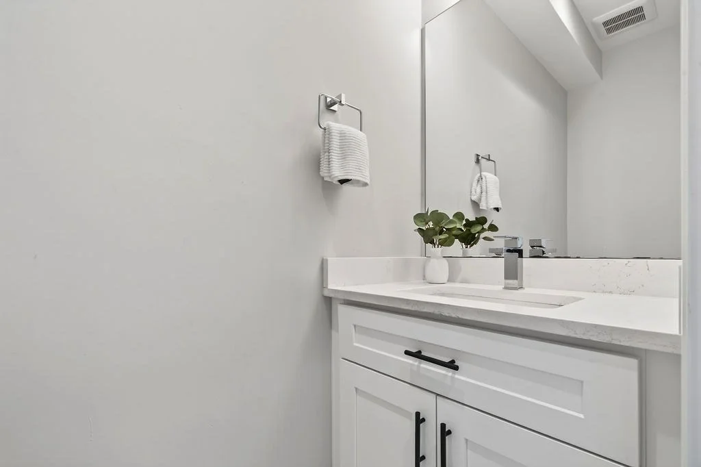 3 bed, 2 bath apartment for rent at 123-125 Centre St Unit 4, Dorchester — photo 12 of 34