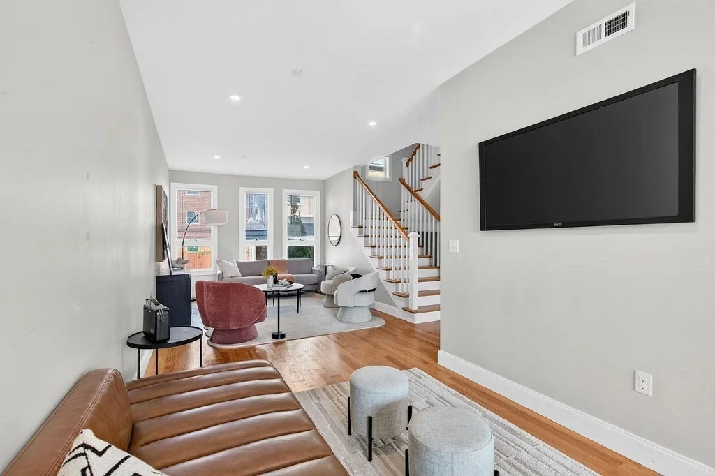 3 bed, 2 bath apartment for rent at 123-125 Centre St Unit 4, Dorchester — photo 7 of 34