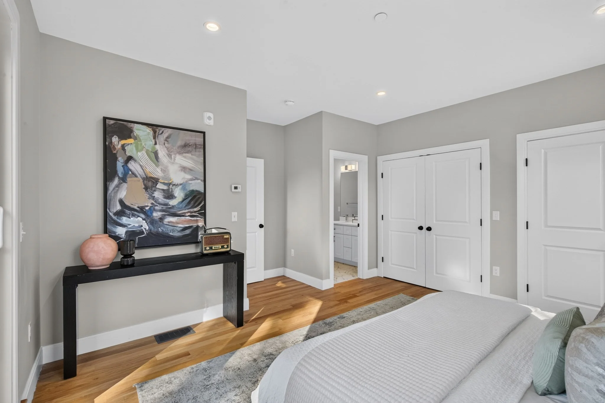 3 bed, 2 bath apartment for rent at 123-125 Centre St Unit 6, Dorchester — photo 26 of 38