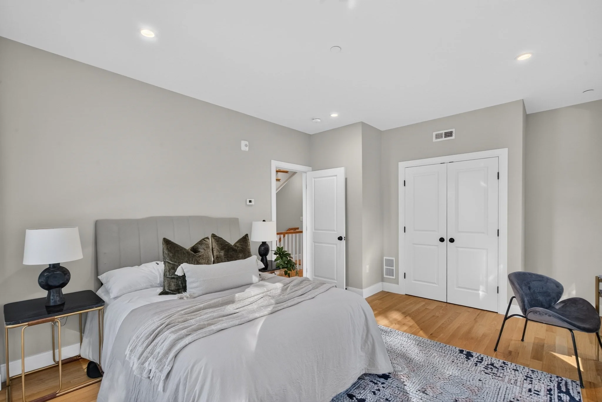 3 bed, 2 bath apartment for rent at 123-125 Centre St Unit 6, Dorchester — photo 20 of 38