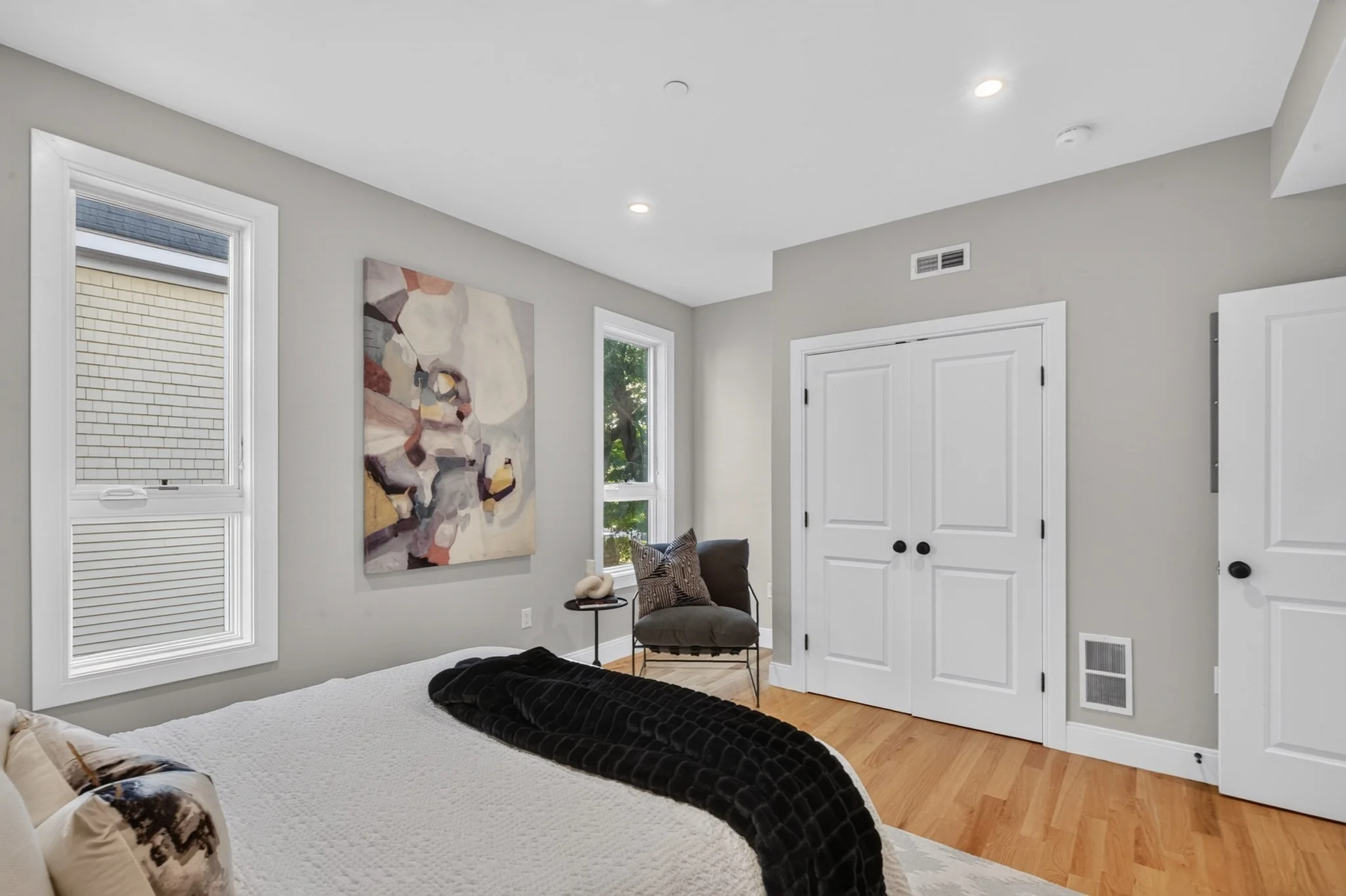 3 bed, 2 bath apartment for rent at 123-125 Centre St Unit 6, Dorchester — photo 15 of 38