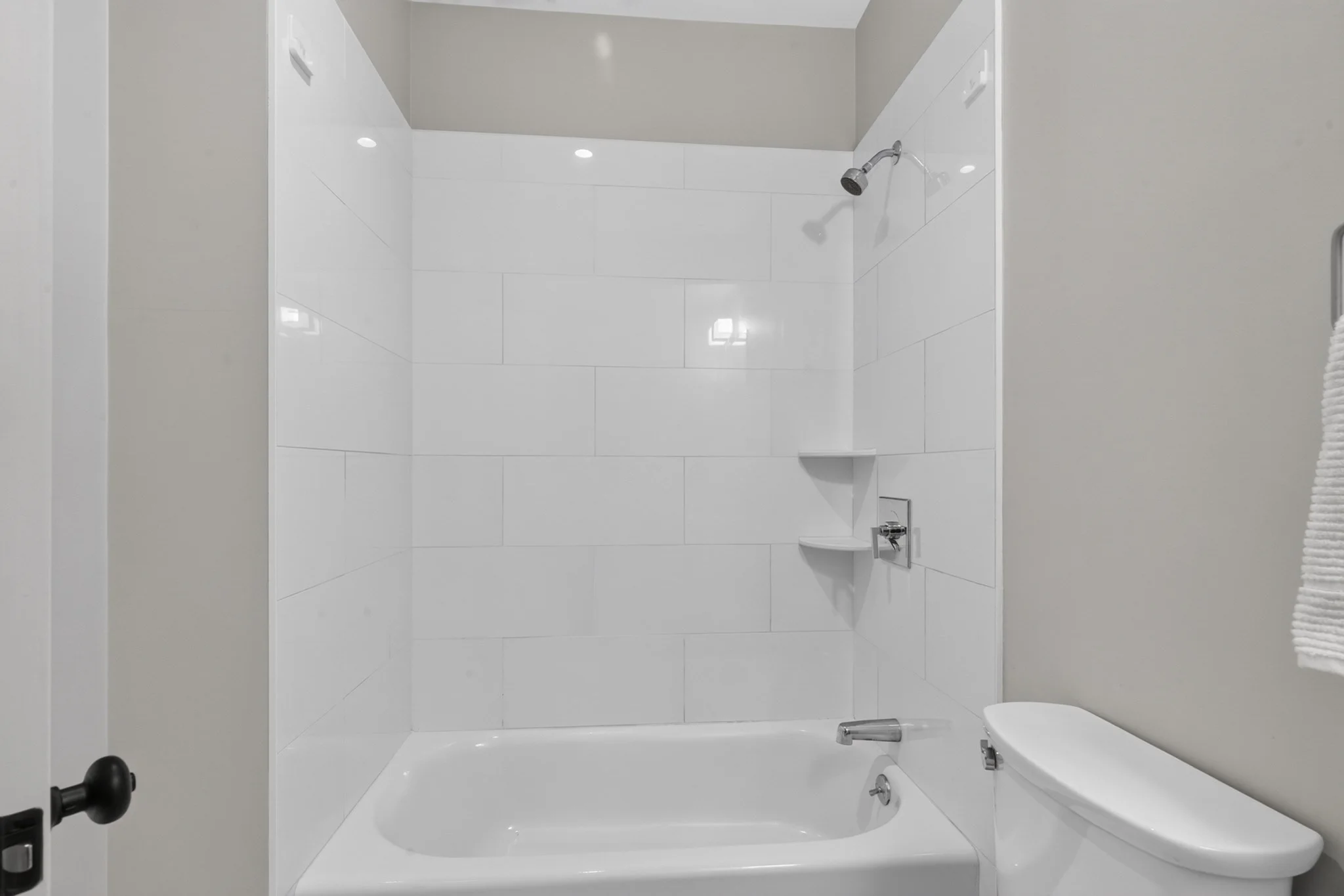 3 bed, 2 bath apartment for rent at 123-125 Centre St Unit 6, Dorchester — photo 22 of 38