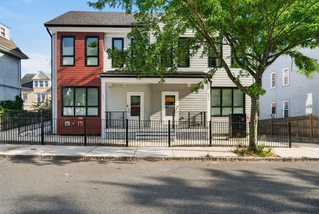 3 bed, 2 bath apartment for rent at 123-125 Centre St Unit 6, Dorchester — photo 1 of 38