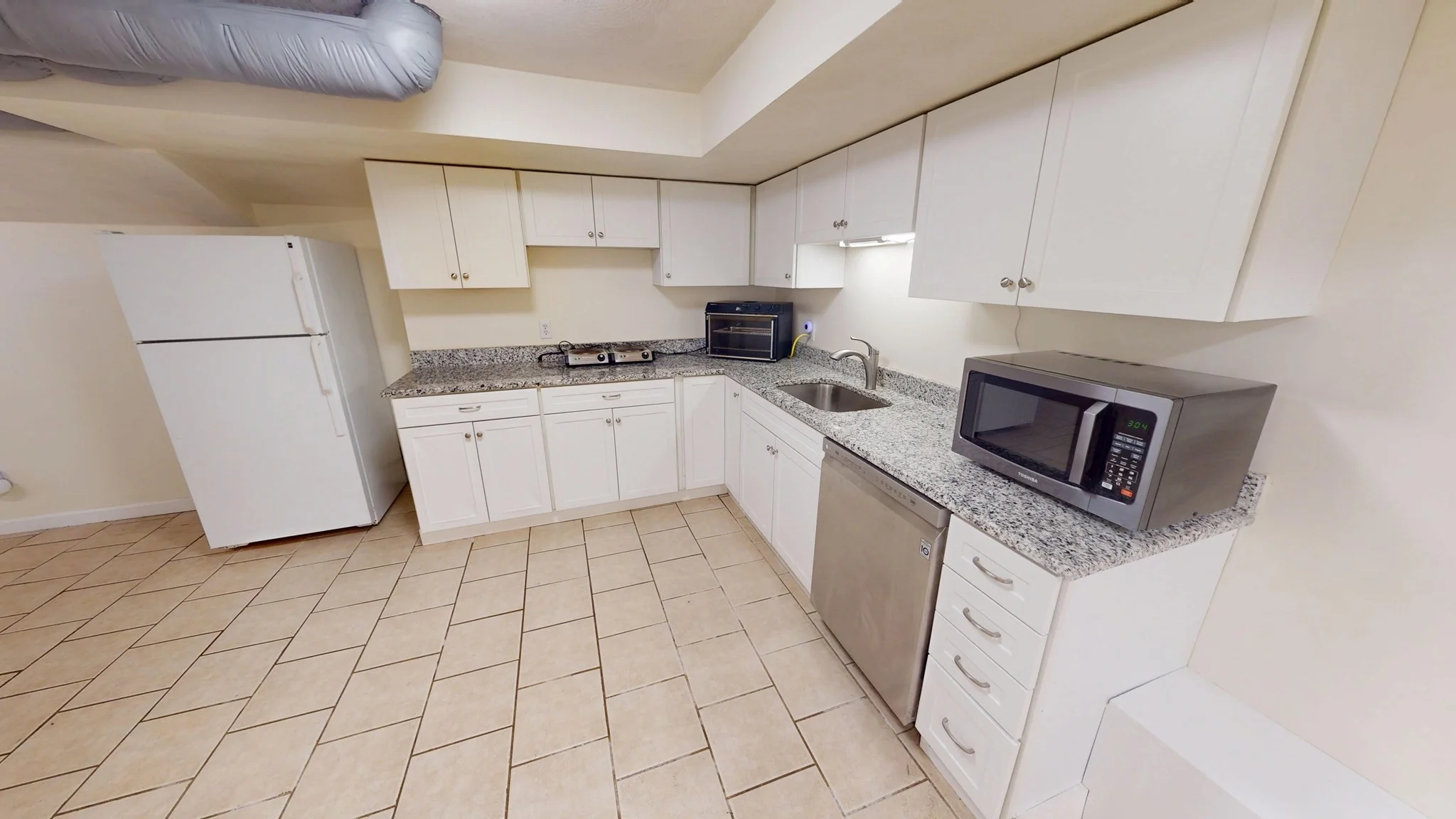 2 bed, 1 bath apartment for rent at 123 Aspinwall Unit B, Coolidge Corner — photo 2 of 11