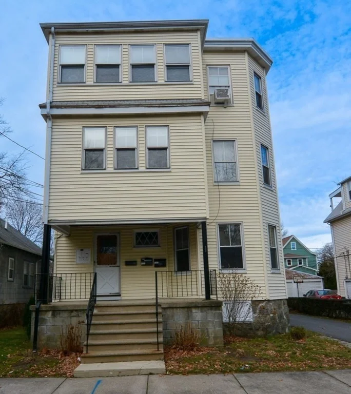 2 bed, 1 bath apartment for rent at 123 Birch St Unit 1, West Roxbury — photo 2 of 18