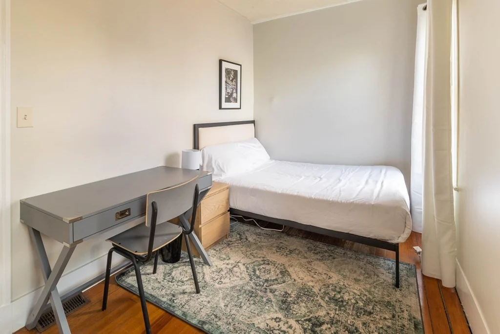 3 bed, 1 bath apartment for rent at 123 Boston St Unit 1, Boston — photo 6 of 13