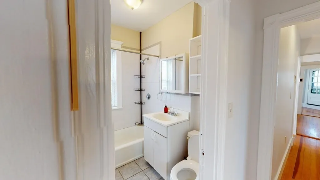 4 bed, 1 bath apartment for rent at 123 Boston St Unit 2, Boston — photo 15 of 18