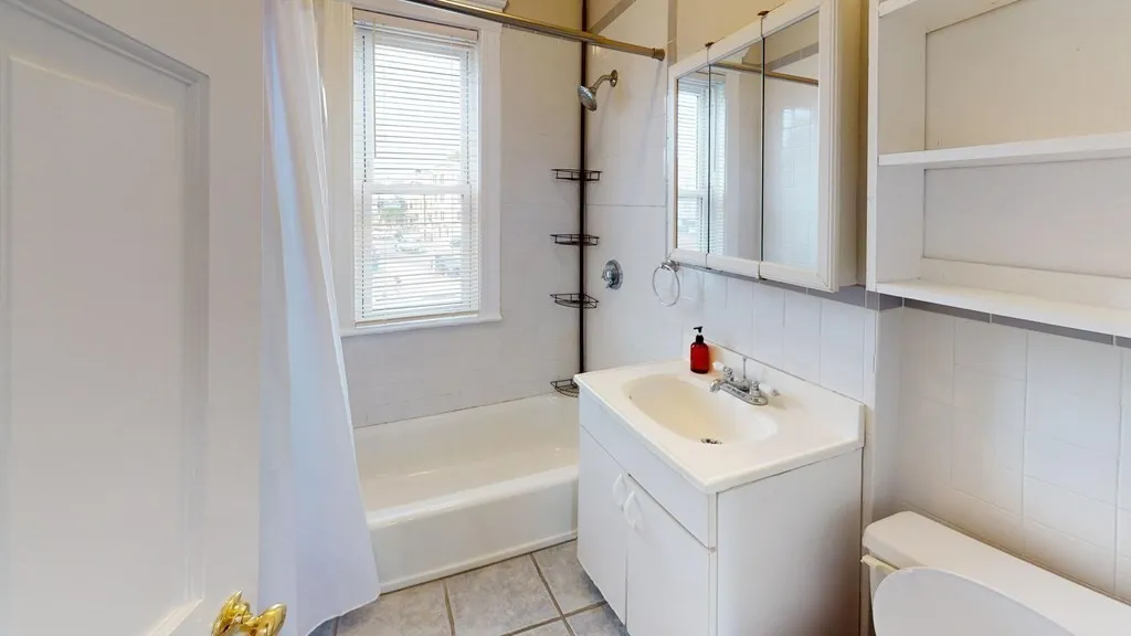 4 bed, 1 bath apartment for rent at 123 Boston St Unit 2, Boston — photo 16 of 18