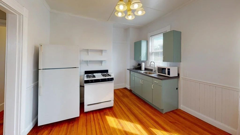 4 bed, 1 bath apartment for rent at 123 Boston St Unit 3, Dorchester — photo 2 of 18