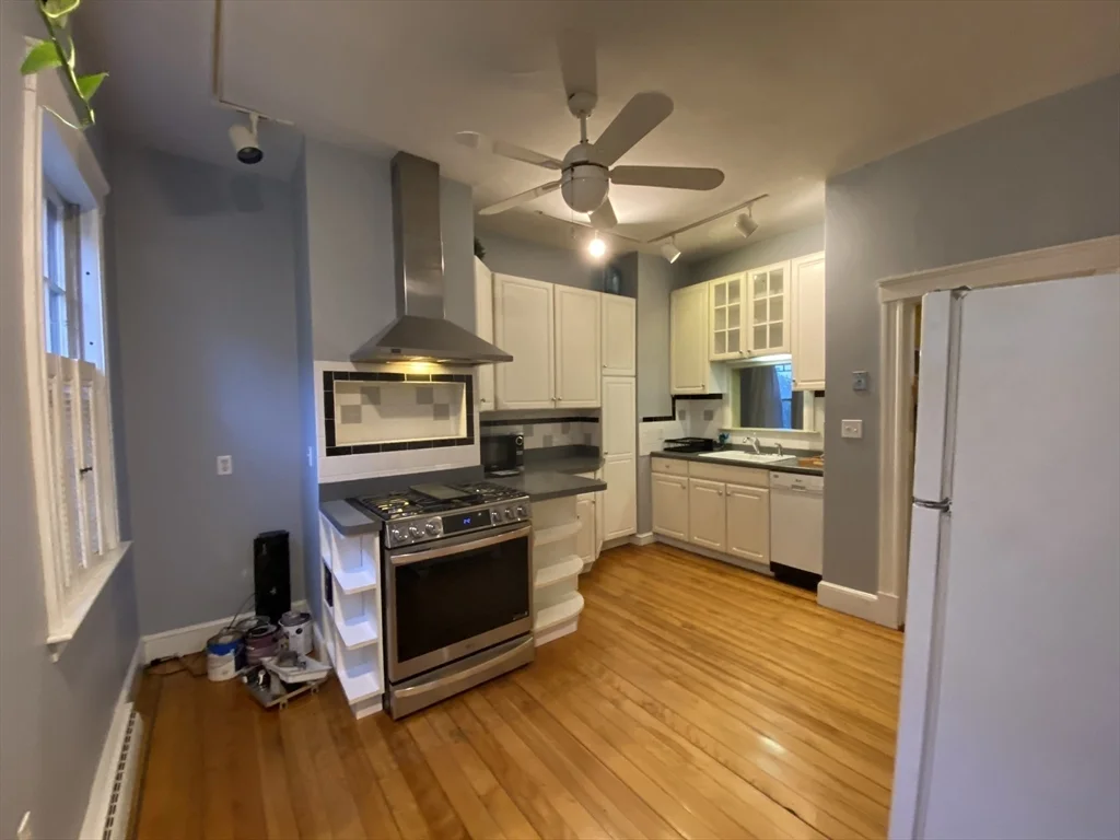 1 bed, 1 bath apartment for rent at 123 Cushing Ave Unit 1, Dorchester — photo 13 of 16