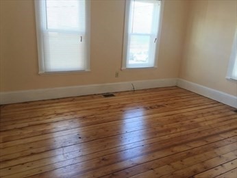 4 bed, 1 bath apartment for rent at 123 Danforth Unit 1S, Fall River — photo 7 of 8