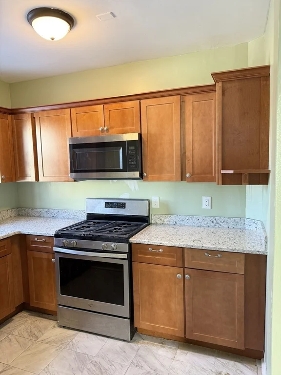 4 bed, 1 bath apartment for rent at 123 Glendower Rd Unit 1, Roslindale — photo 2 of 23
