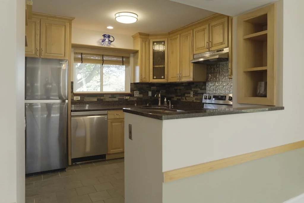 2 bed, 1 bath apartment for rent at 123 Governor Winthrop Rd Unit 123, Ten Hills — photo 2 of 14