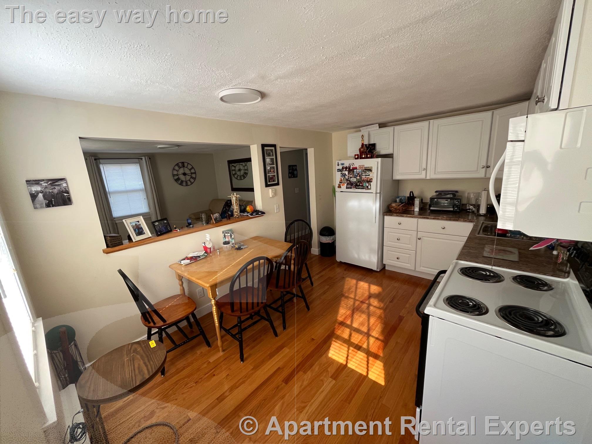 1 bed, 1 bath apartment for rent at 123 Hibbert St Unit 3, Arlington Heights — photo 3 of 10