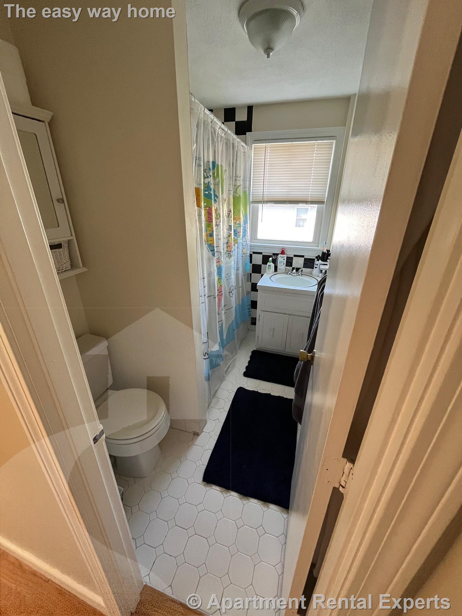 1 bed, 1 bath apartment for rent at 123 Hibbert St Unit 3, Arlington Heights — photo 5 of 10