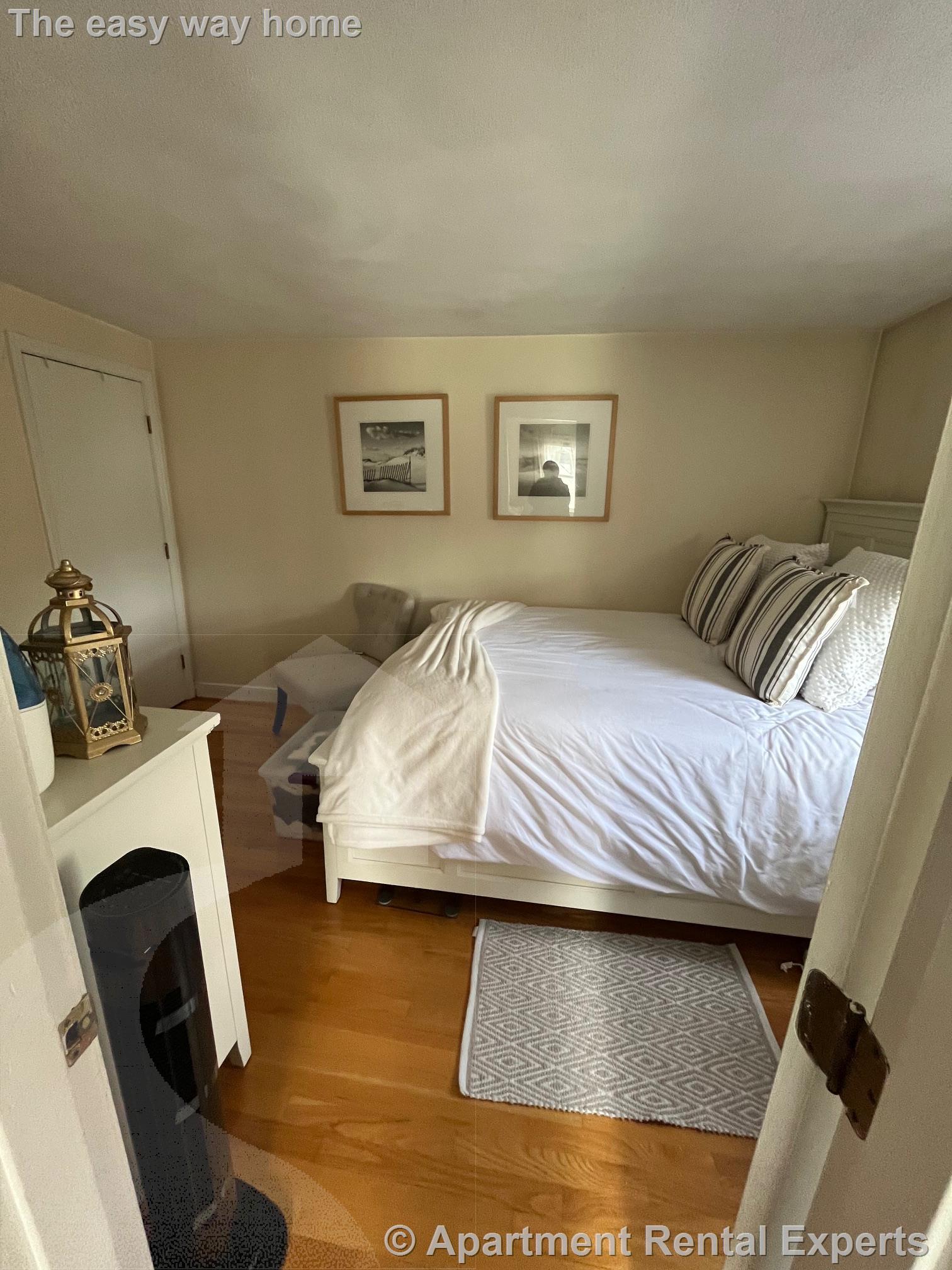 1 bed, 1 bath apartment for rent at 123 Hibbert St Unit 4, Arlington Heights — photo 2 of 7