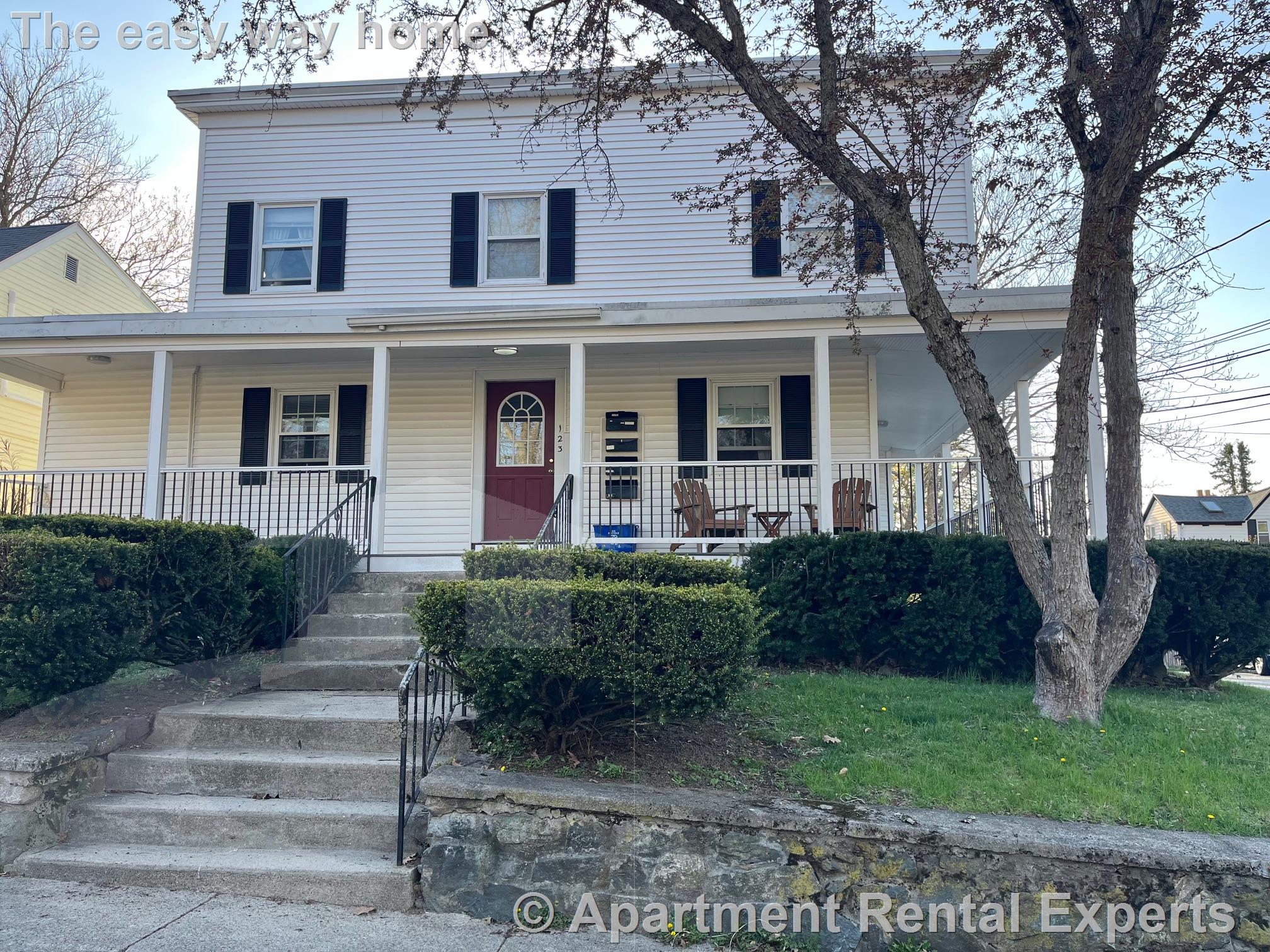 1 bed, 1 bath apartment for rent at 123 Hibbert St Unit 4, Arlington Heights