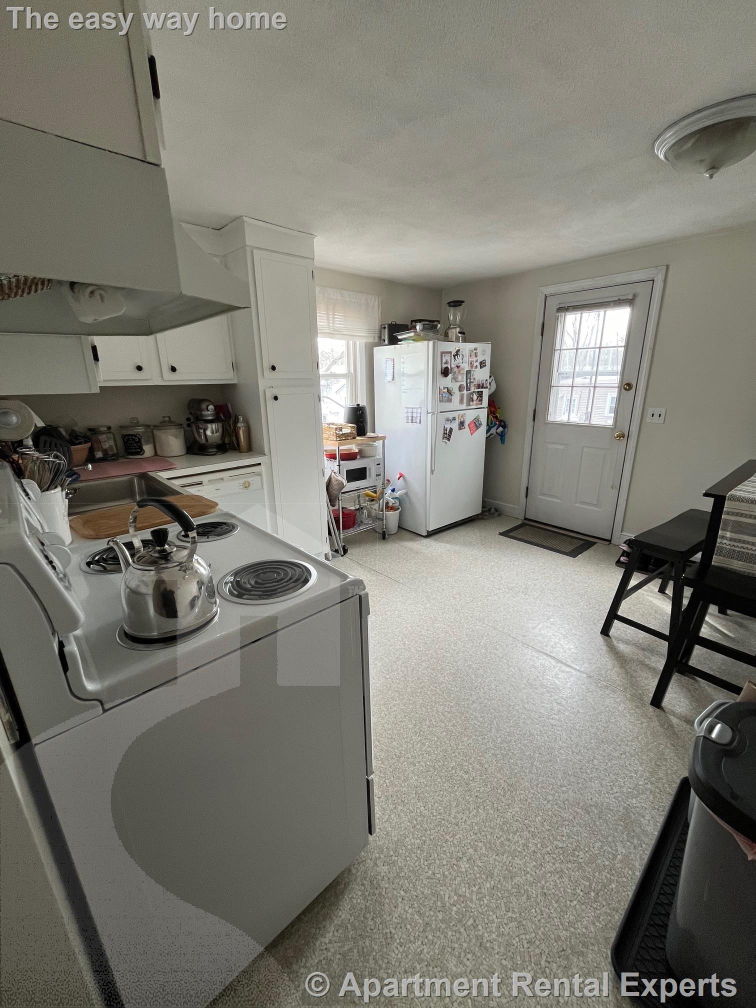 1 bed, 1 bath apartment for rent at 123 Hibbert St Unit 4, Arlington Heights — photo 6 of 7