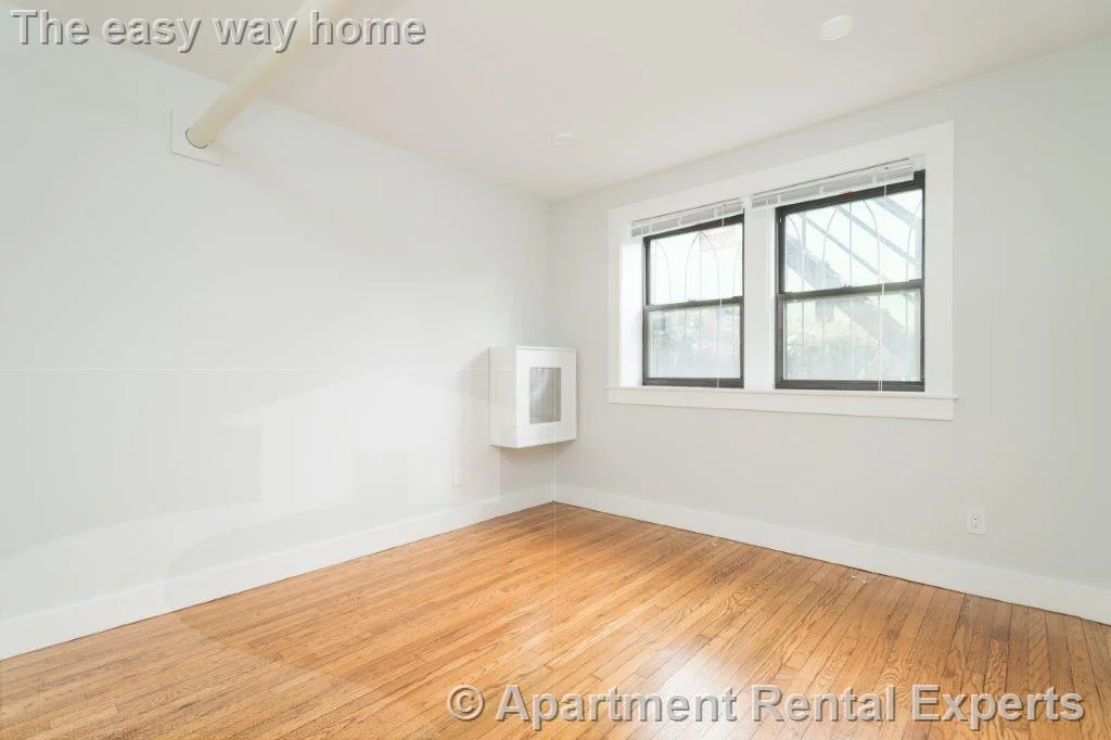 2 bed, 1 bath apartment for rent at 123 Highland Ave Unit 12, Spring Hill — photo 3 of 12