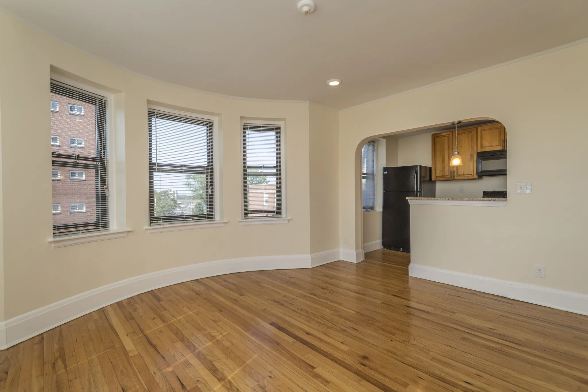 2 bed, 1 bath apartment for rent at 123 Highland Ave Unit 32M, Winter Hill — photo 3 of 16