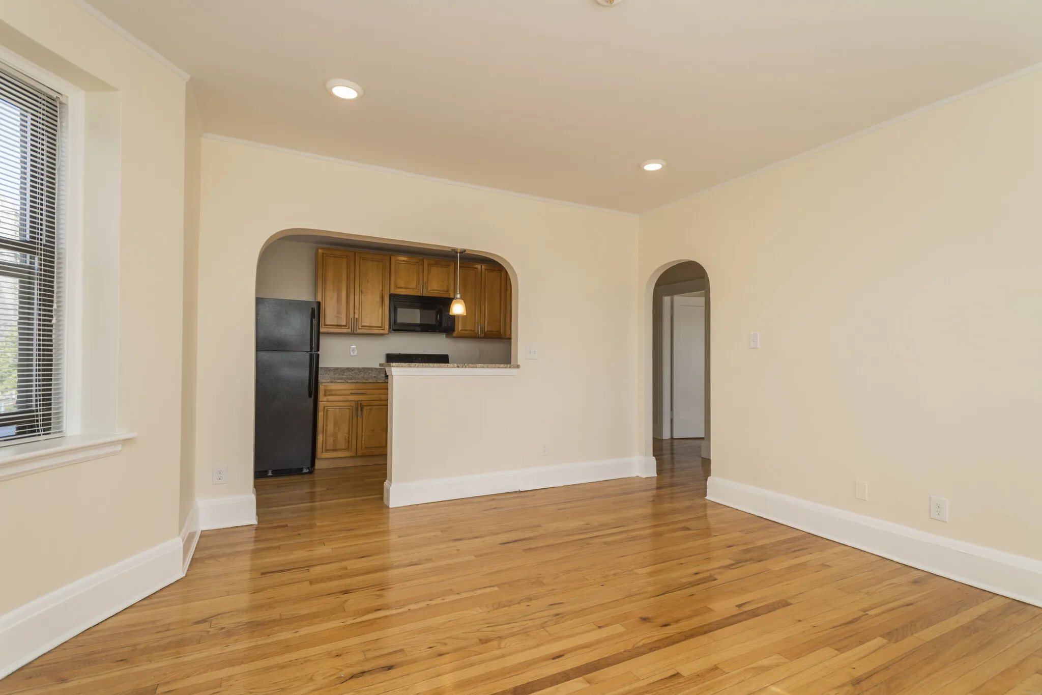 2 bed, 1 bath apartment for rent at 123 Highland Ave Unit 32M, Winter Hill — photo 2 of 16