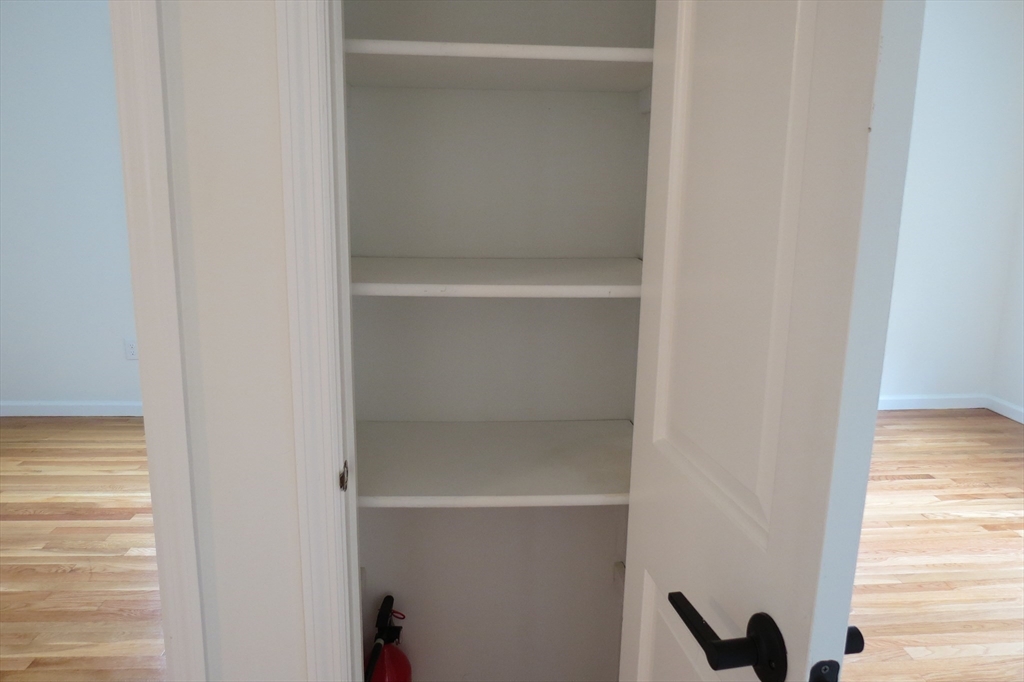 3 bed, 1 bath apartment for rent at 123 Low St Unit 123, Newburyport — photo 14 of 25