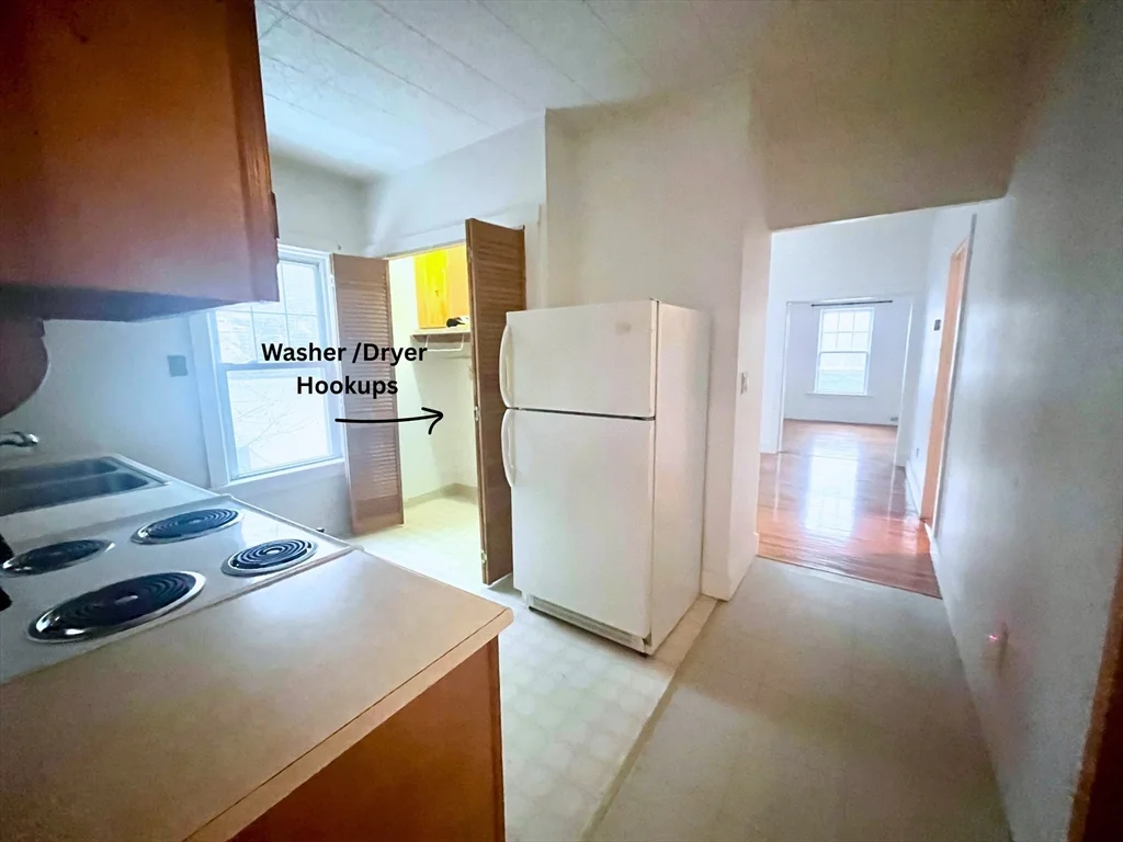 2 bed, 1 bath apartment for rent at 123 Mayfield St Unit 2nd Floor, Worcester — photo 2 of 11