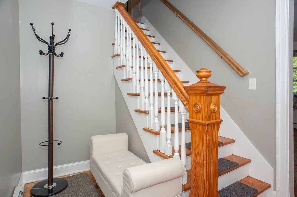 3 bed, 1 bath apartment for rent at 123 N Main St, Uxbridge — photo 3 of 23