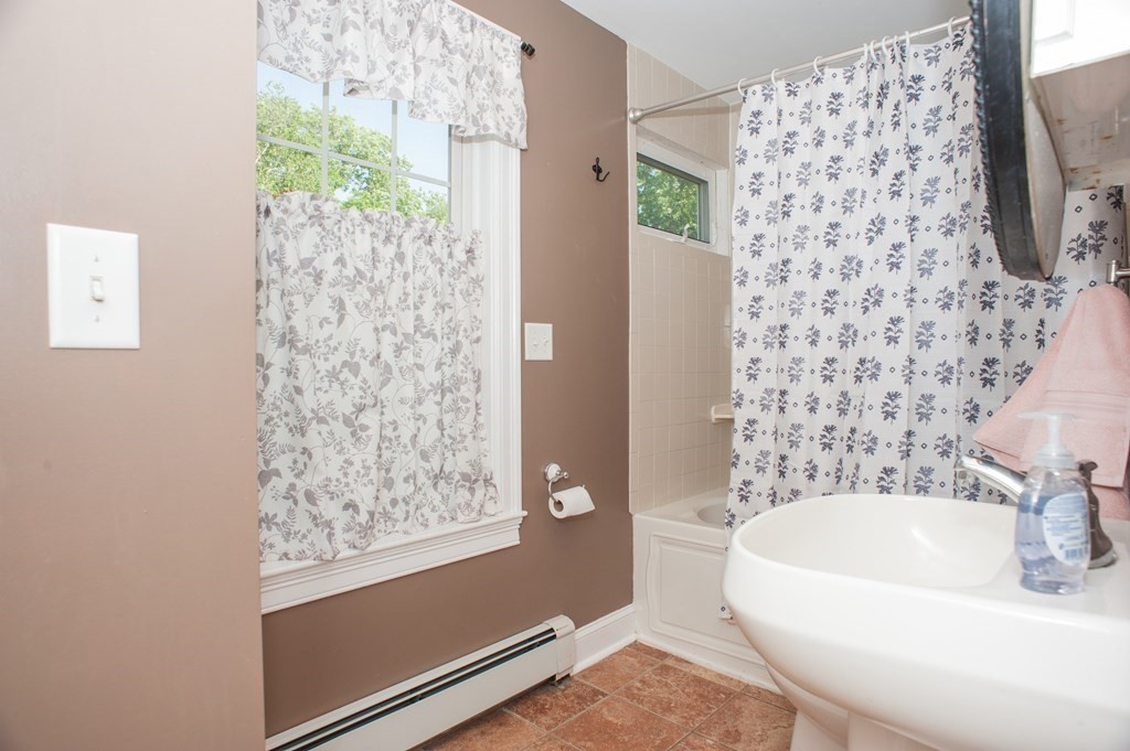 3 bed, 1 bath apartment for rent at 123 N Main St, Uxbridge — photo 12 of 23