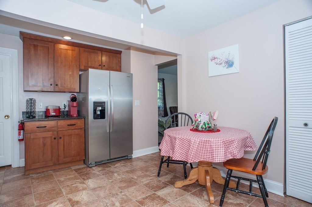 3 bed, 1 bath apartment for rent at 123 N Main St, Uxbridge — photo 7 of 23