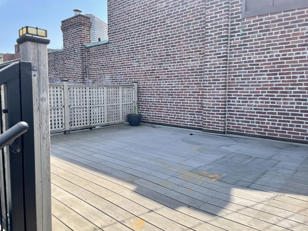 3 bed, 2 bath apartment for rent at 123 Newbury St Unit 4, Back Bay — photo 16 of 18