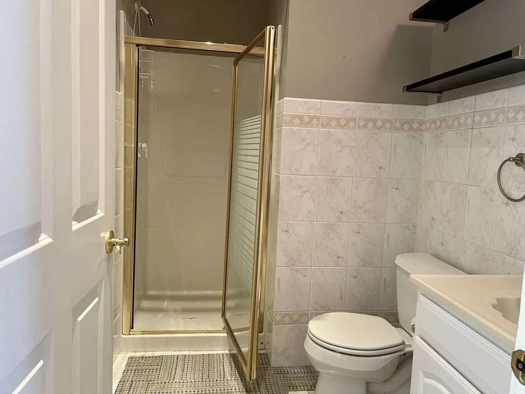 3 bed, 2 bath apartment for rent at 123 Newbury St Unit 4, Back Bay — photo 12 of 18