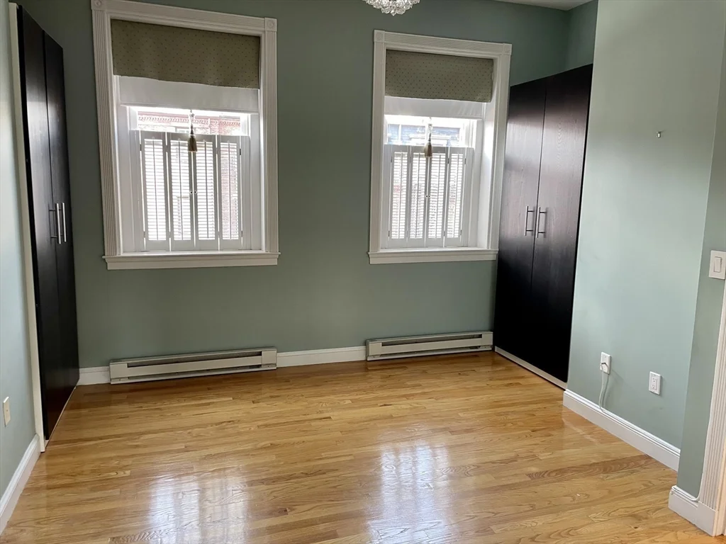 3 bed, 2 bath apartment for rent at 123 Newbury St Unit 4, Back Bay — photo 9 of 18
