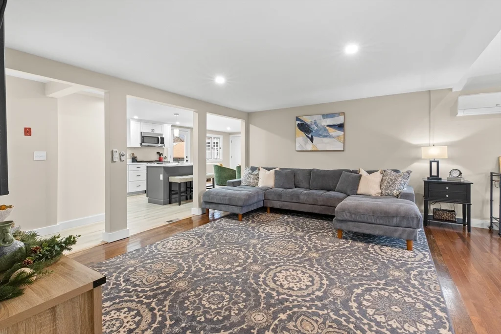 4 bed, 2 bath apartment for rent at 123 Pond St, Georgetown — photo 11 of 28