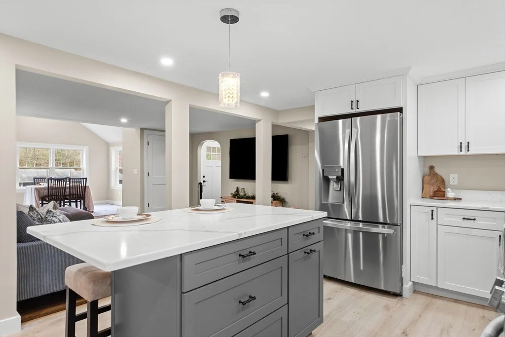 4 bed, 2 bath apartment for rent at 123 Pond St, Georgetown — photo 9 of 28