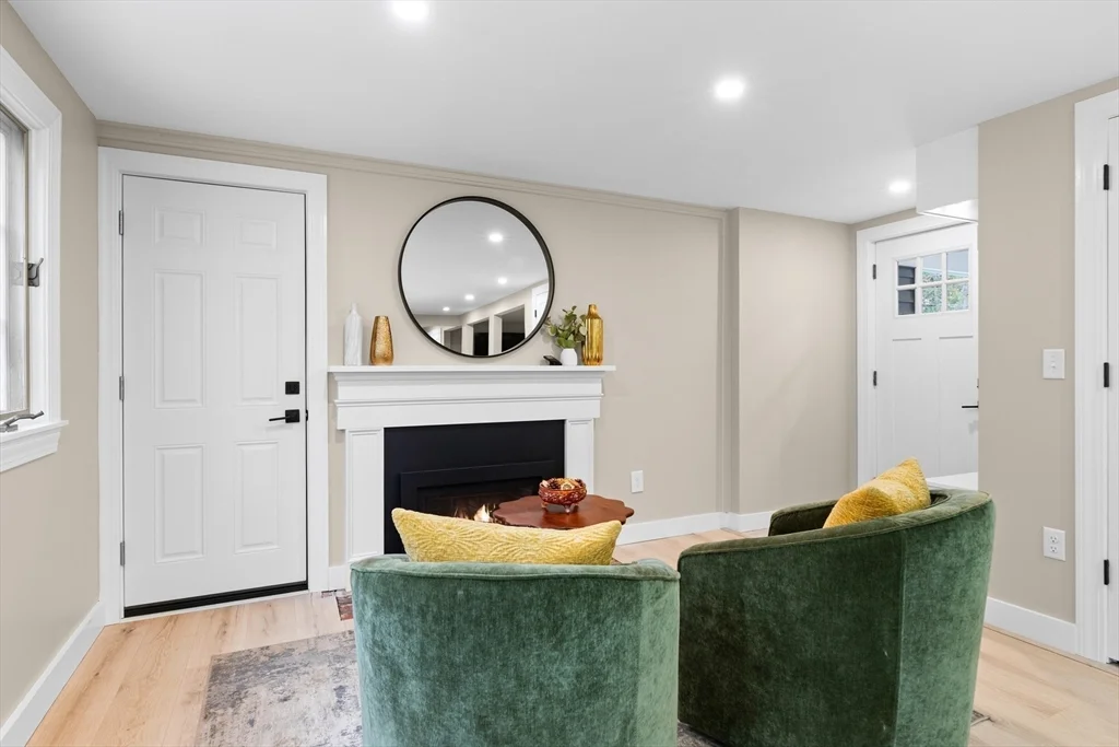 4 bed, 2 bath apartment for rent at 123 Pond St, Georgetown — photo 14 of 28