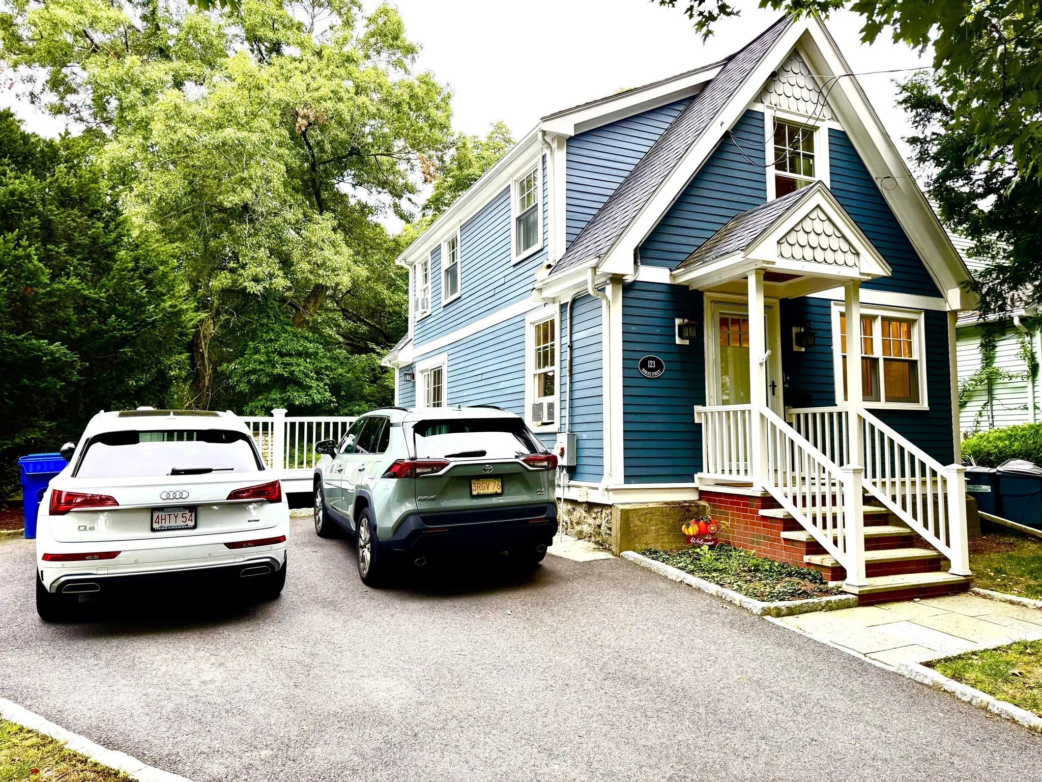 2 bed, 1 bath apartment for rent at 123 Rublee, Arlington Heights — photo 1 of 16