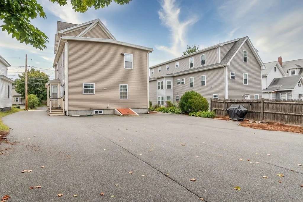 3 bed, 2 bath apartment for rent at 123 Russell St Unit 1, Waltham — photo 12 of 12
