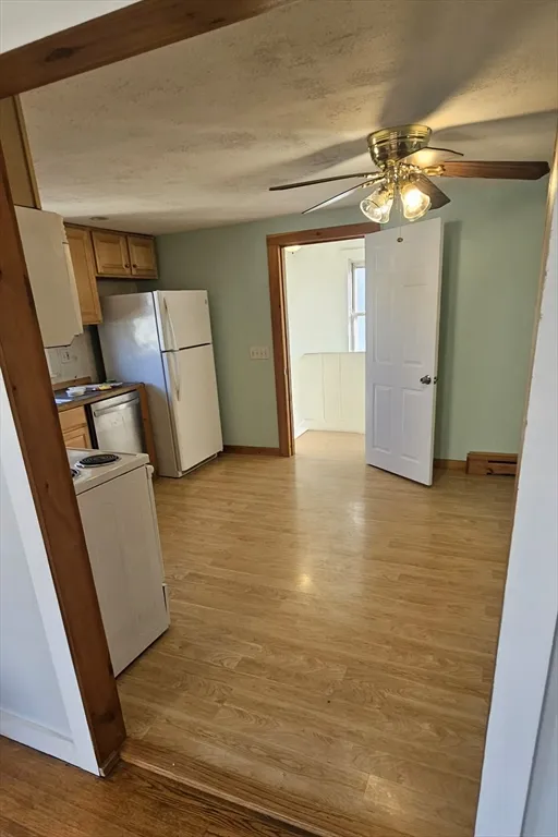 2 bed, 1 bath apartment for rent at 123 Scott Unit 2, South Attleboro — photo 5 of 37